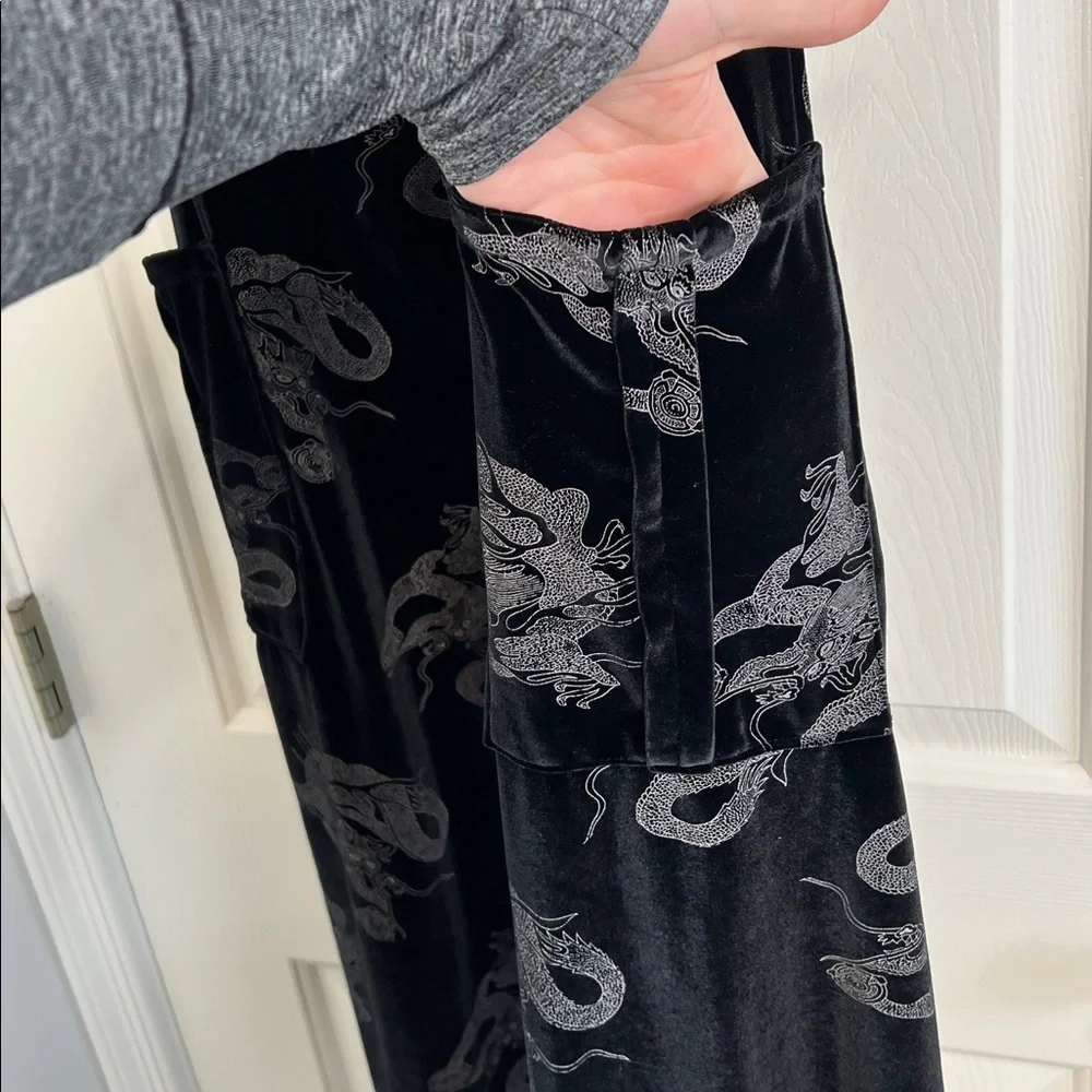Vintage Sandy G black velvet velour metallic dragon print wide leg cargo pants 0